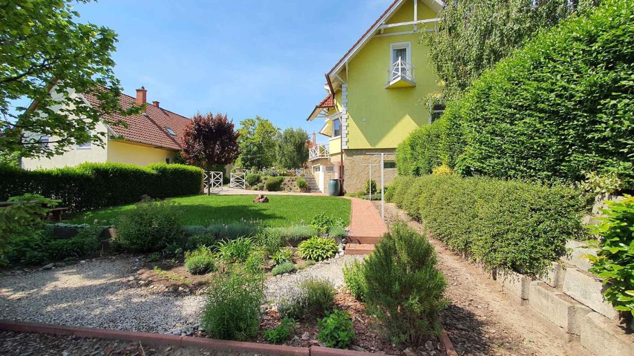 Apartment In Fonyod/Balaton 18580 Esterno foto